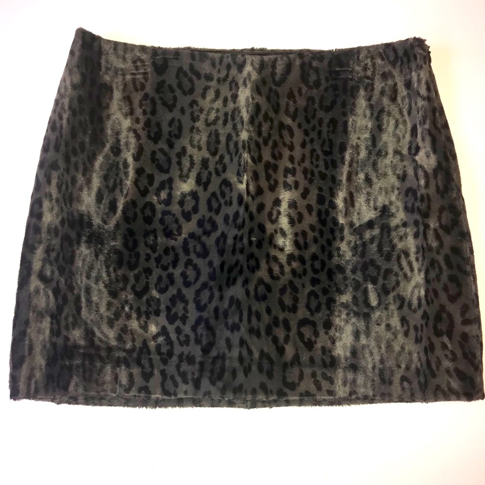 RARe MILLY dark cheetah furry mini skirt.